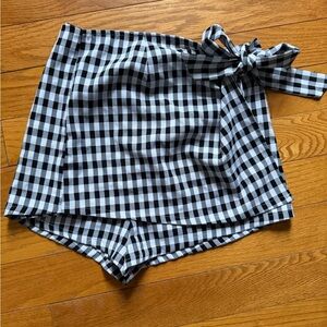 Tobi Black and White Gingham Bow Shorts